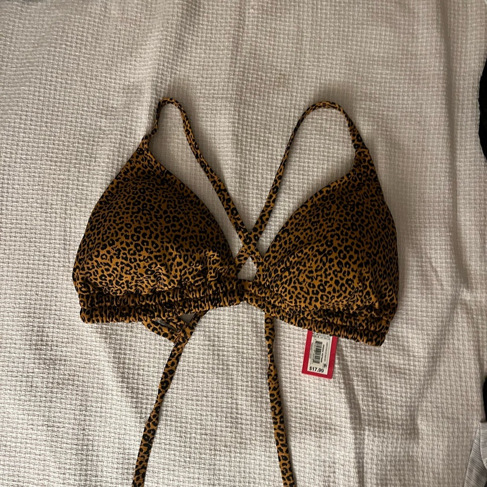 Target cheetah print bikini top, never worn, animal print, beach, vacation, pool